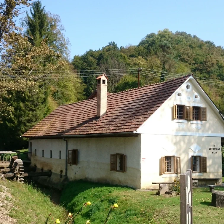 Ogled povečano sliko Levstikov mlin